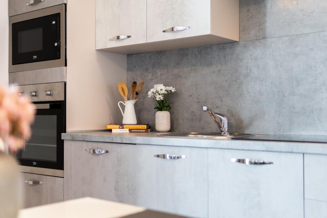 Apartments And Rooms Vuleta, Close To The Beach Makarska Ngoại thất bức ảnh