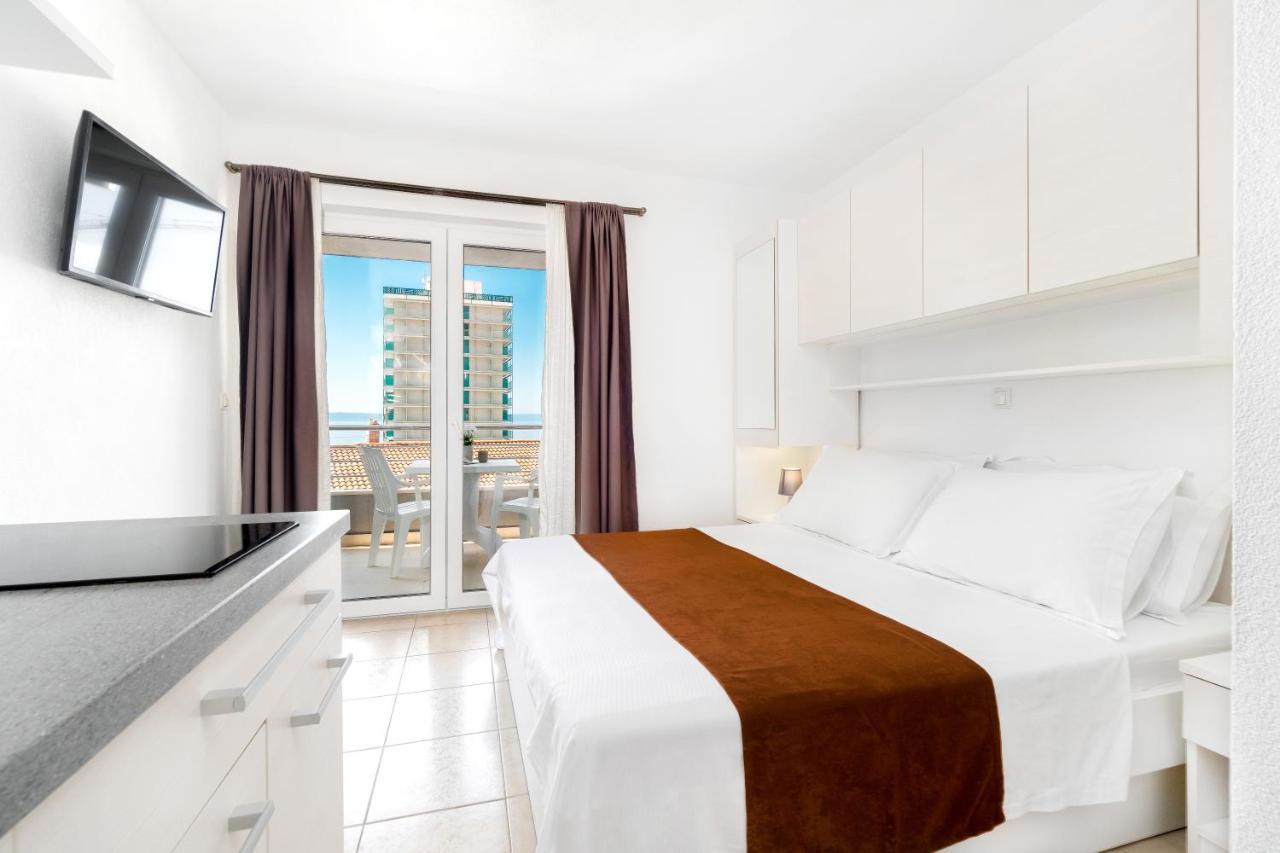 Apartments And Rooms Vuleta, Close To The Beach Makarska Ngoại thất bức ảnh