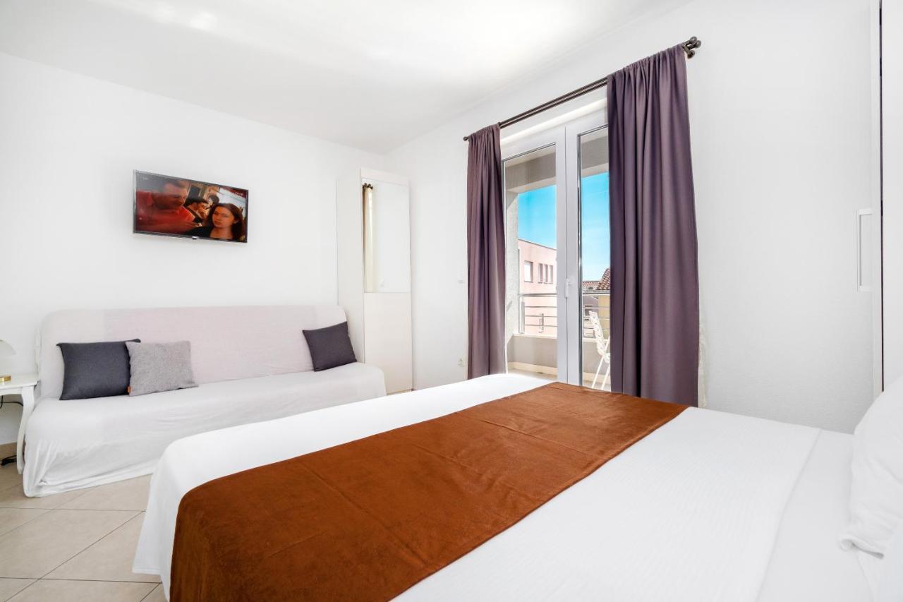 Apartments And Rooms Vuleta, Close To The Beach Makarska Phòng bức ảnh
