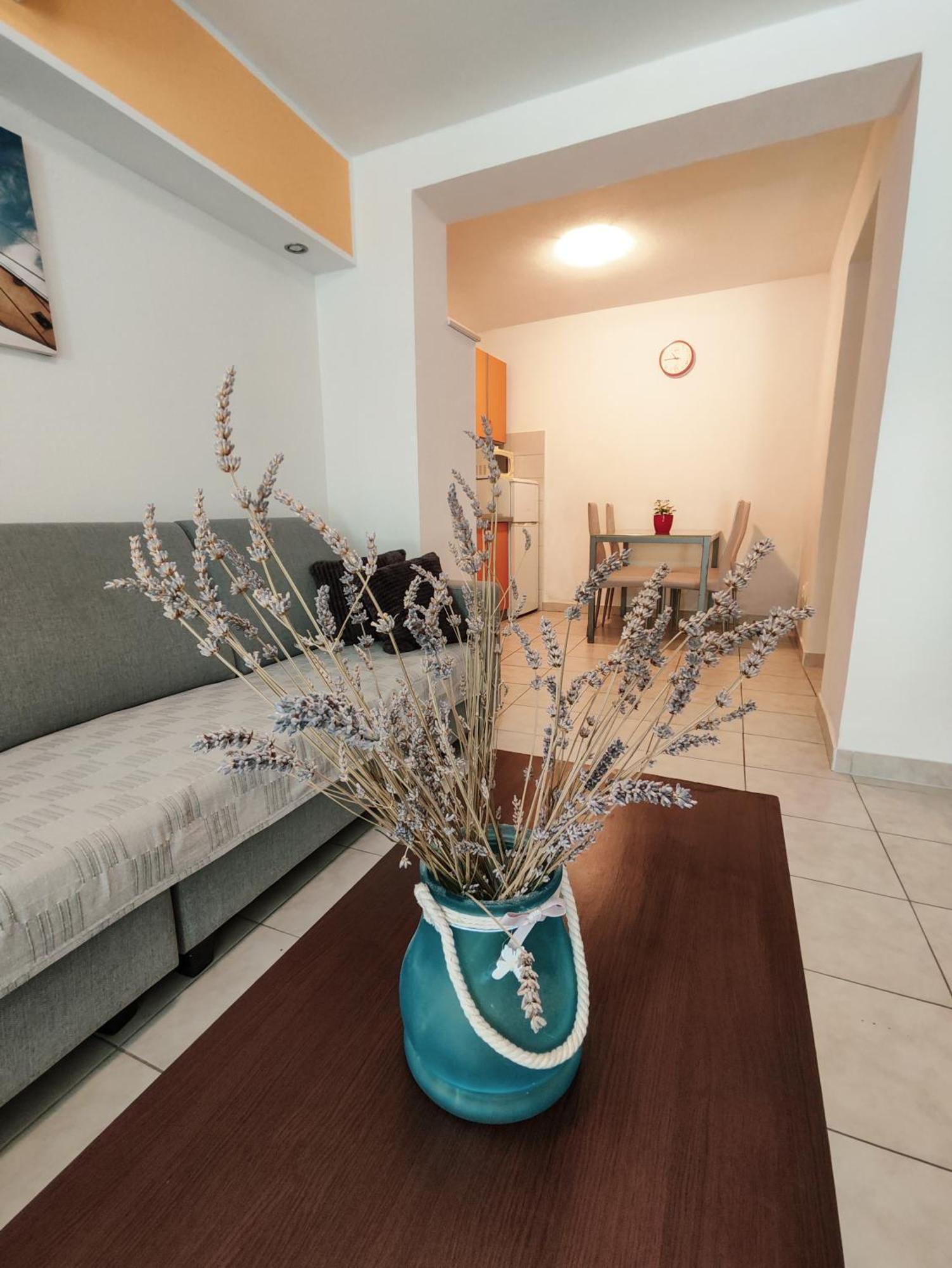 Apartments And Rooms Vuleta, Close To The Beach Makarska Phòng bức ảnh