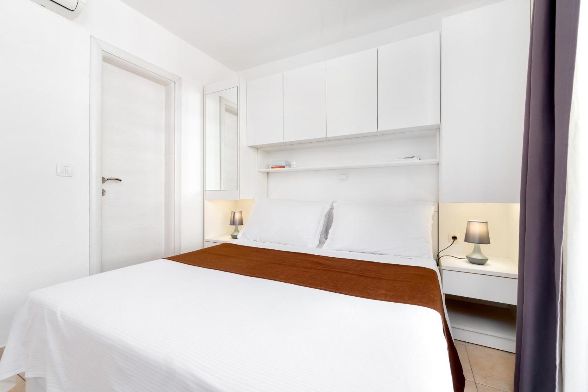 Apartments And Rooms Vuleta, Close To The Beach Makarska Phòng bức ảnh