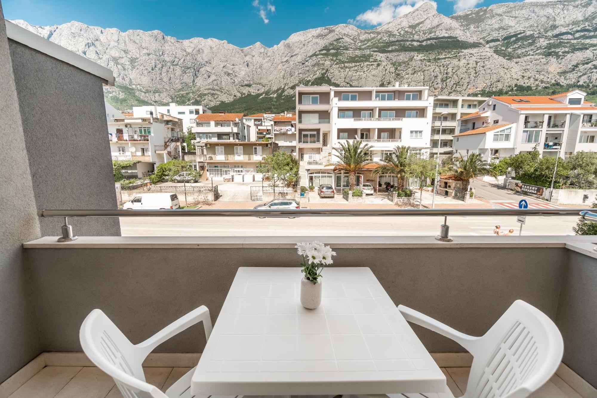 Apartments And Rooms Vuleta, Close To The Beach Makarska Ngoại thất bức ảnh