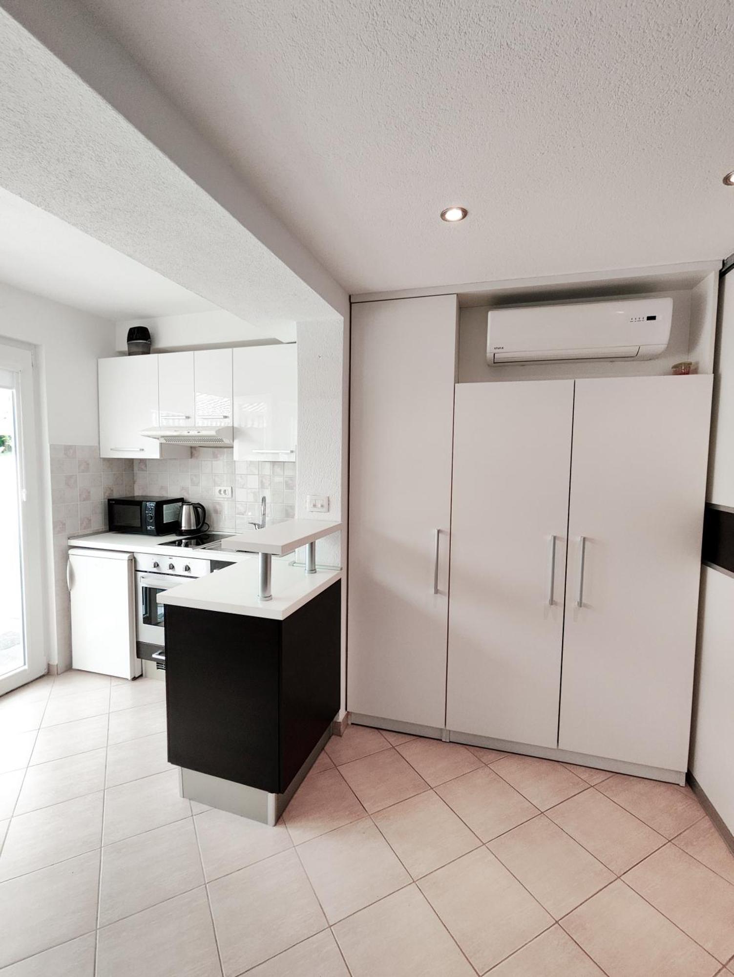 Apartments And Rooms Vuleta, Close To The Beach Makarska Phòng bức ảnh