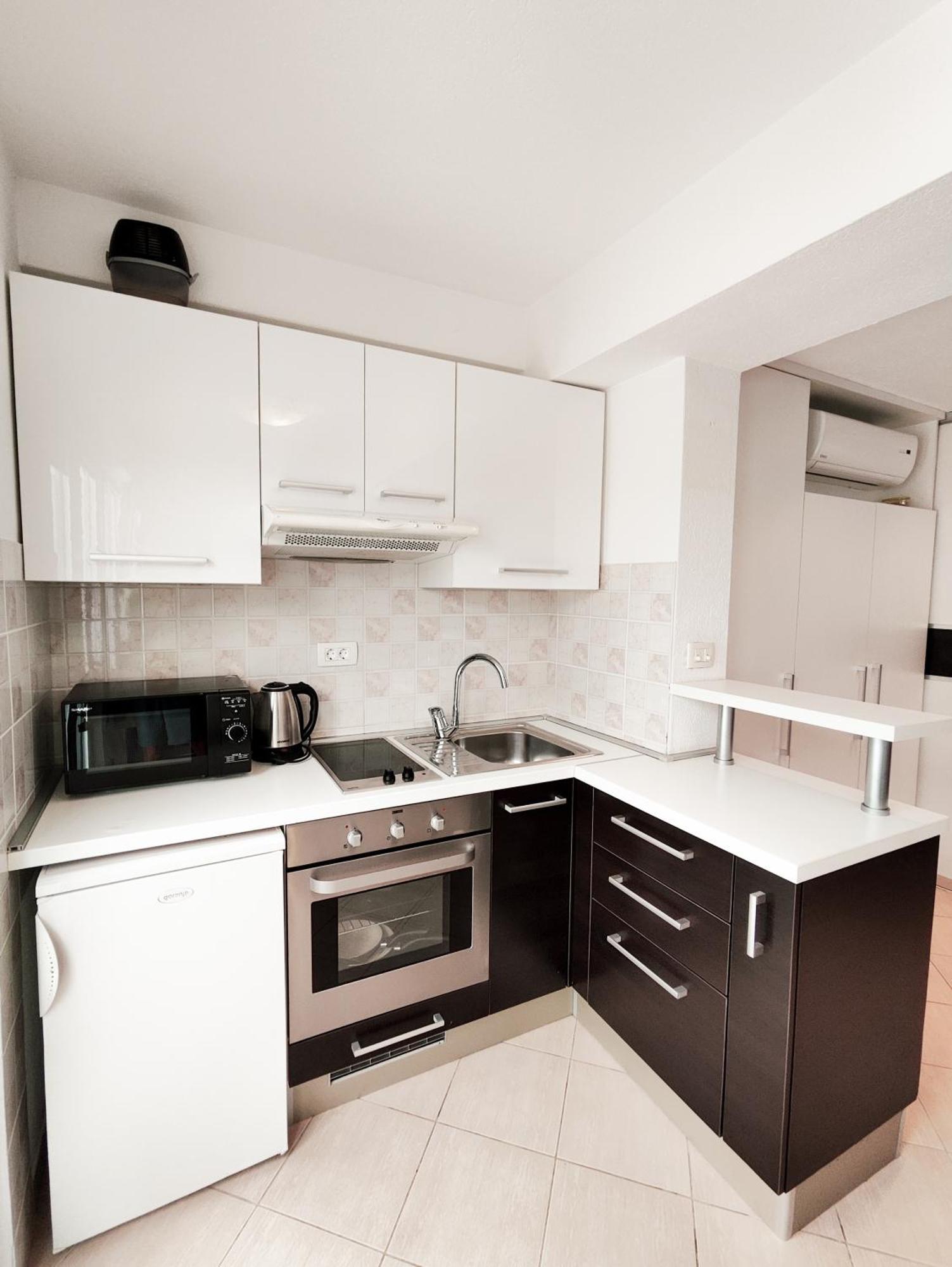 Apartments And Rooms Vuleta, Close To The Beach Makarska Phòng bức ảnh