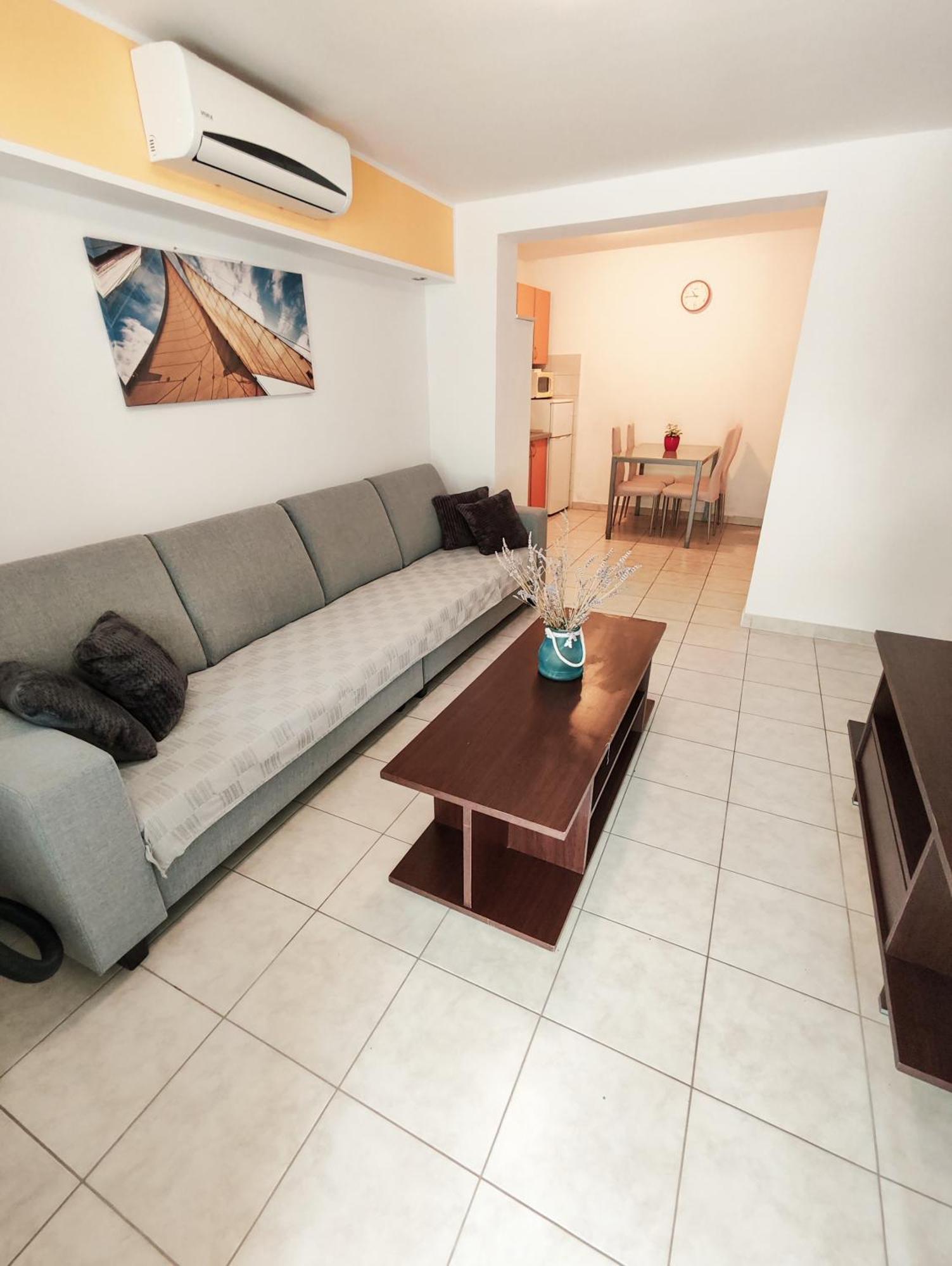 Apartments And Rooms Vuleta, Close To The Beach Makarska Phòng bức ảnh
