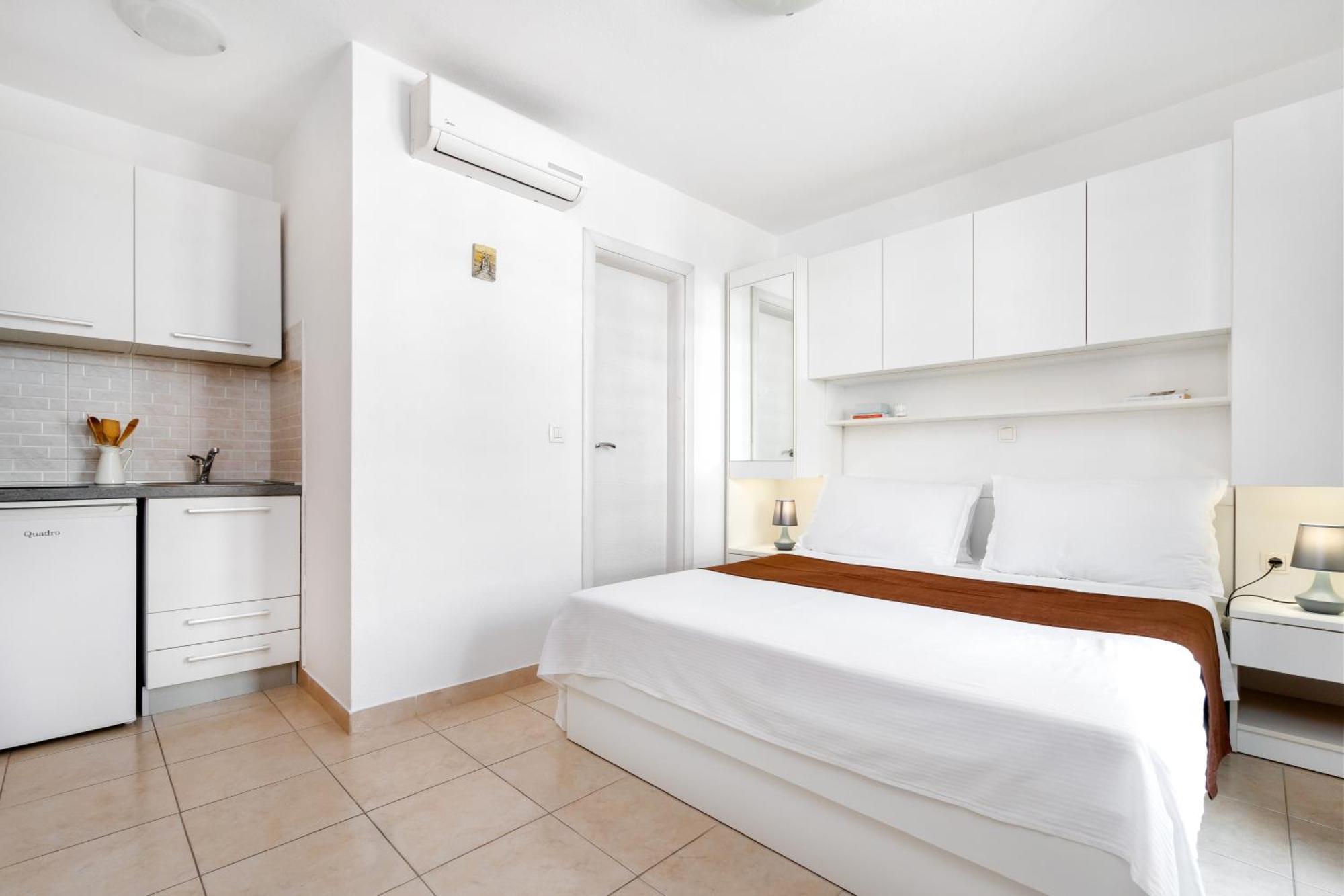 Apartments And Rooms Vuleta, Close To The Beach Makarska Phòng bức ảnh
