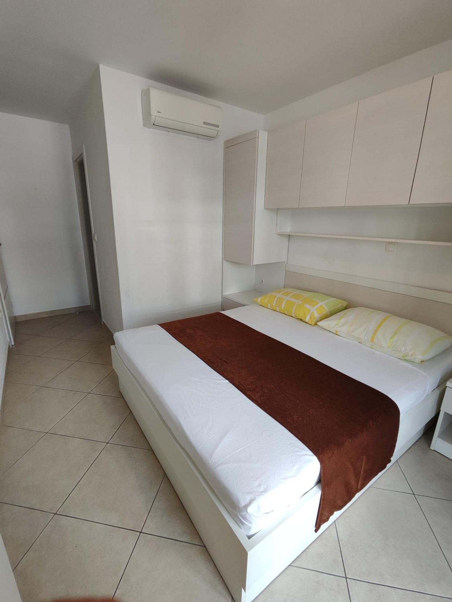 Apartments And Rooms Vuleta, Close To The Beach Makarska Phòng bức ảnh
